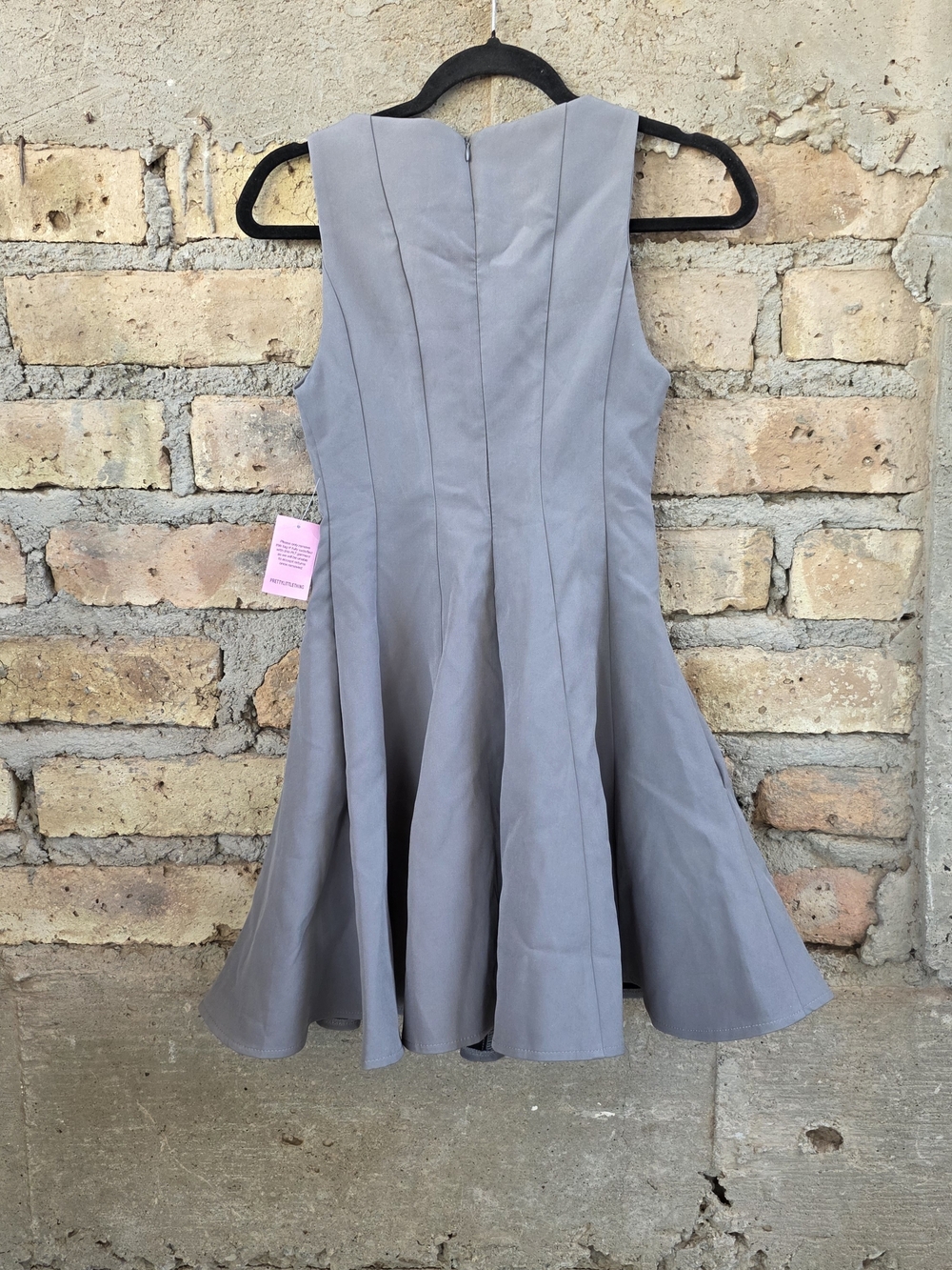 PrettyLittleThing NWT Charcoal Gray Pleated Shift Dress Skater Mini US 2 - Picture 4 of 10